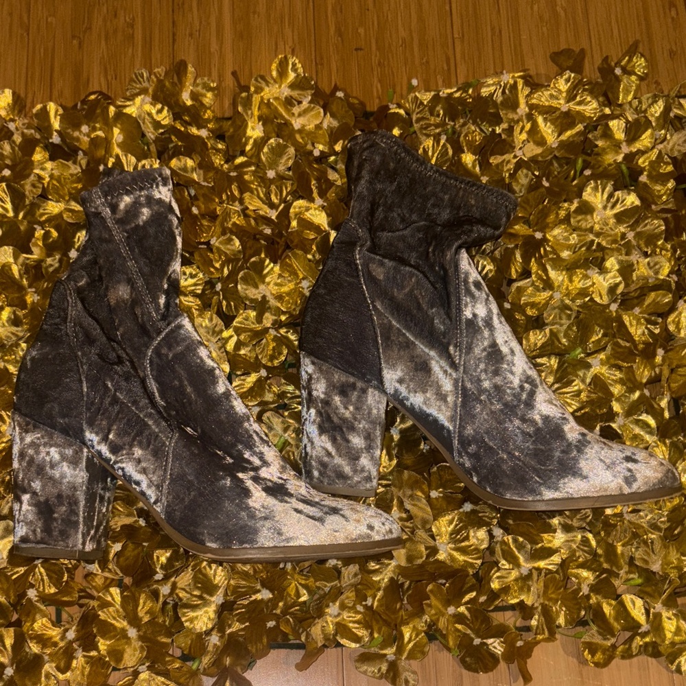 Stylish Velvet Ankle Boots - Black and Brown